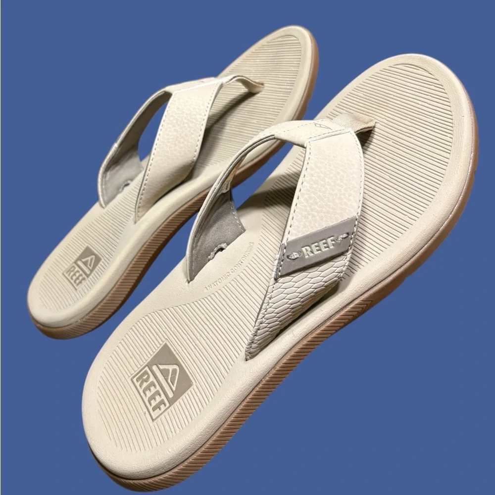 Reef-NWOT Santa Ana Men's Flip Flop Sandals size 7 or women’s 8.5. New w/o tags!